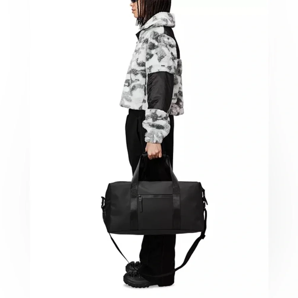RAINS Trail Waterproof Gym Bag | Gray & Black